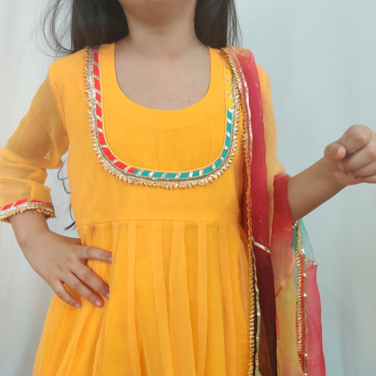 Georgette fabric suit - Image 3