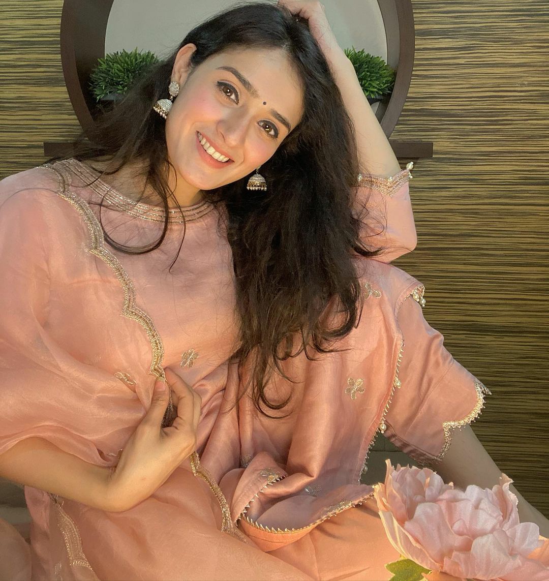 pankhuri313_20210228_223103 Rose Dust Satin Suit Set